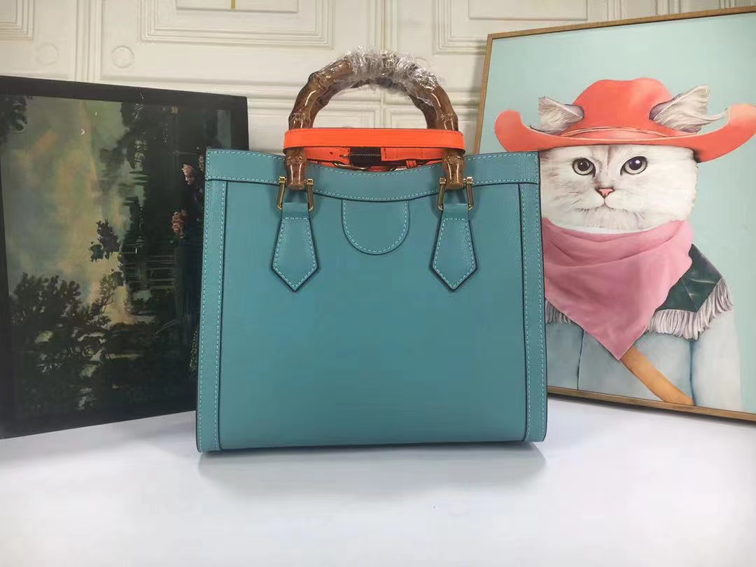 Designer Crossbody Bag Design Shoulder Handbag Women Luxurys Designers Bags Leather purses gold and silver Chain Handbags envelope wholesales, Box
Designer Crossbody Bag Design Shoulder Handbag Women Luxurys Designers Bags Leather purses gold and silver Chain Handbags envelope wholesales, Box