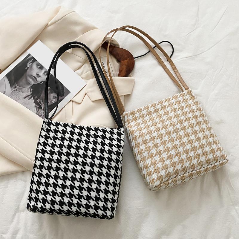 Fashion Portable Women Shoulder Bag Vintage Lattice Pattern Bucket Totes Handbags Large Capacity Shopping Travel Top-handle Bag, Black
Fashion Portable Women Shoulder Bag Vintage Lattice Pattern Bucket Totes Handbags Large Capacity Shopping Travel Top-handle Bag, Black