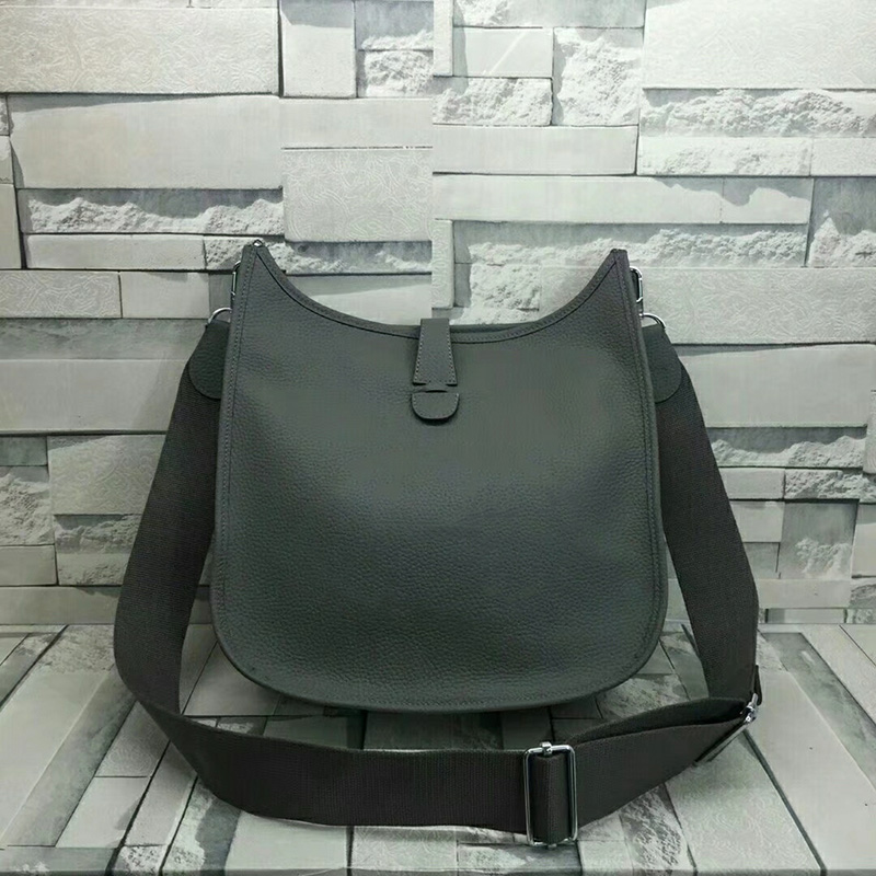 Luxurys Designers Bags Evelyne Single Shoulder Bag 100% Calfskin Leather Lady Outdoor Shopping Wallets Crossbody Bag Women Handbags Big Space Purse, Green
Luxurys Designers Bags Evelyne Single Shoulder Bag 100% Calfskin Leather Lady Outdoor Shopping Wallets Crossbody Bag Women Handbags Big Space Purse, Green