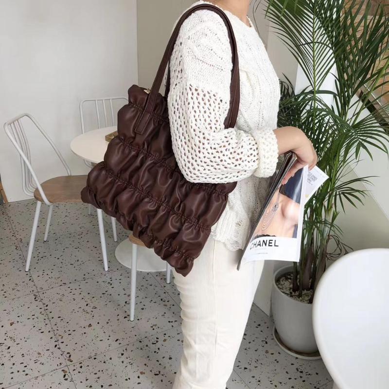 Large Capacity Totes Designer Casual Ruched Women Handbags Luxury Soft Pu Leather Shoulder Bag Lady Shopper Bag Female Big Purse, Black
Large Capacity Totes Designer Casual Ruched Women Handbags Luxury Soft Pu Leather Shoulder Bag Lady Shopper Bag Female Big Purse, Black