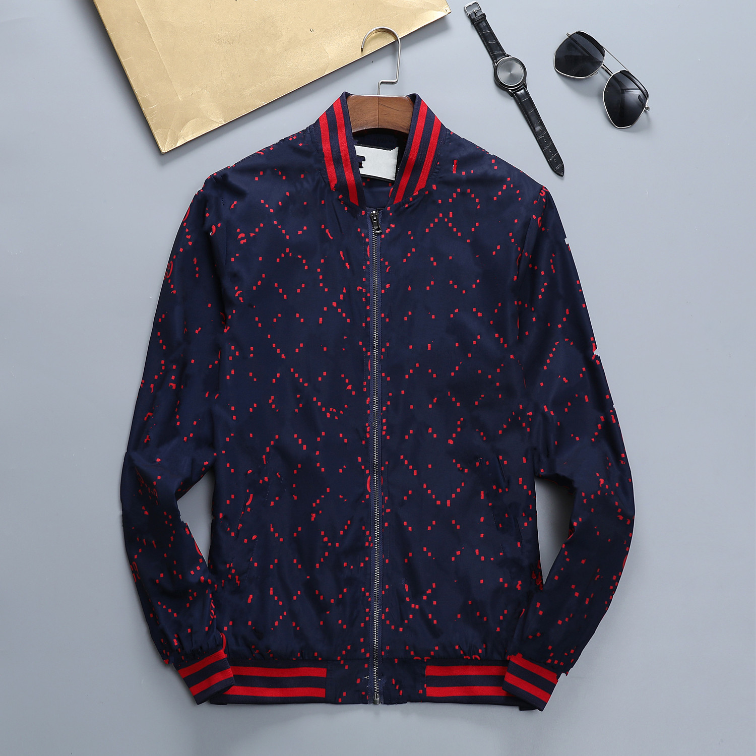 2021 Mens Jacket Hooded Autumn And Winter Style For Men Women Windbreaker Coat Long Sleeves tracksuit With Zippers Letters Printed Outwears designer Coats
2021 Mens Jacket Hooded Autumn And Winter Style For Men Women Windbreaker Coat Long Sleeves tracksuit With Zippers Letters Printed Outwears designer Coats