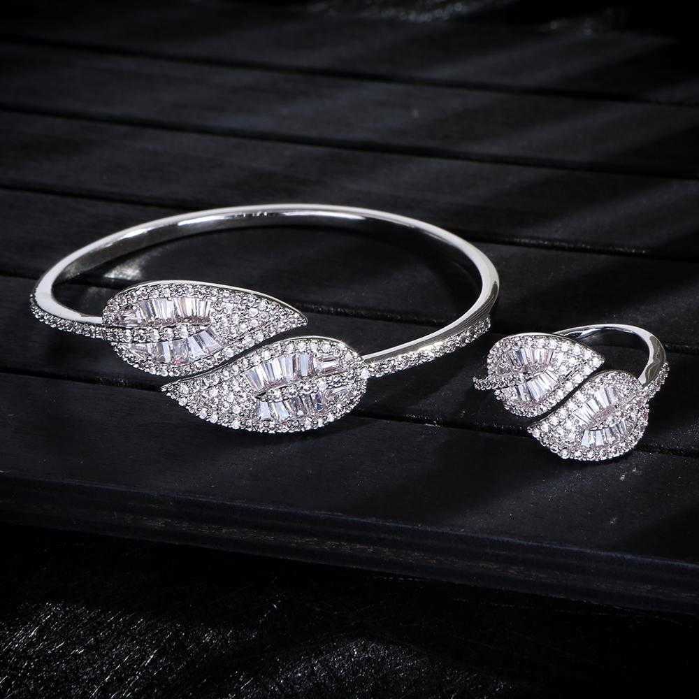 Luxury Leaf Shape Bangle Ring Sets Fashion Dubai Bridal Jewelry for Women Wedding Brincos Para As Mulheres S0720 Q0717
Luxury Leaf Shape Bangle Ring Sets Fashion Dubai Bridal Jewelry for Women Wedding Brincos Para As Mulheres S0720 Q0717