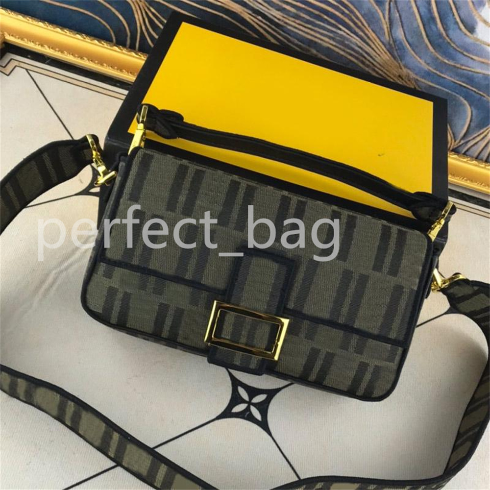 Messenger bag wallet Fashion hardware envelope Clam shell letter embroidery Maillady Retro canvas top quality in two sizes, Don't pay
Messenger bag wallet Fashion hardware envelope Clam shell letter embroidery Maillady Retro canvas top quality in two sizes, Don't pay