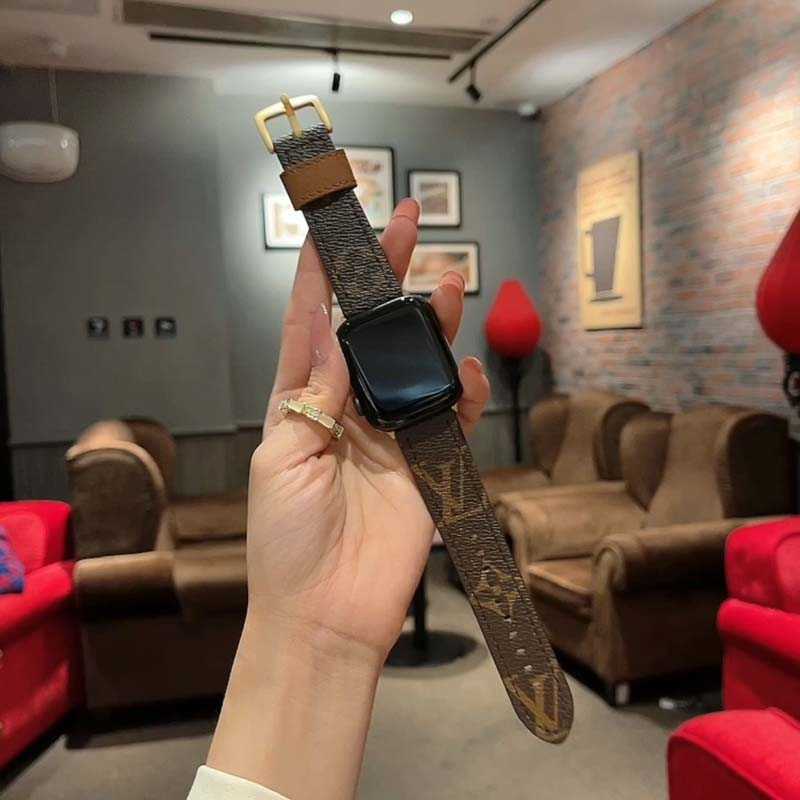 fashion designer Strap for apple 42mm 38mm 40mm 44mm 45mm 41mm iwatch 2 3 4 5 6 7 SE watch bands Leather Bracelet Stripes watchband dfdfgvfwef
fashion designer Strap for apple 42mm 38mm 40mm 44mm 45mm 41mm iwatch 2 3 4 5 6 7 SE watch bands Leather Bracelet Stripes watchband dfdfgvfwef