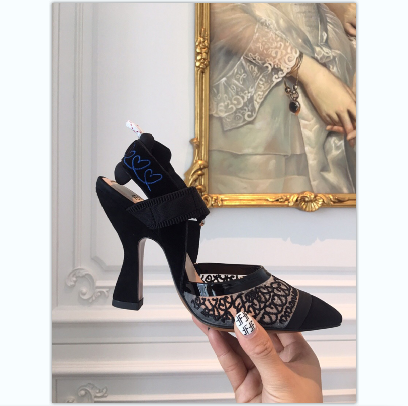 2021 Good Quality Fashion Women Luxurys Designers Shoes Designer Sandals Womens Luxury High Heels Sandal Dress Shoess With Box Size 35-41 -M301, Black
2021 Good Quality Fashion Women Luxurys Designers Shoes Designer Sandals Womens Luxury High Heels Sandal Dress Shoess With Box Size 35-41 -M301, Black