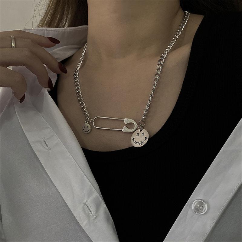 Pendant Necklaces Origin Summer Punk Asymmetry Pin Smile Stainless Steel For Women Silver Color Chain Sweater Choker Necklace
Pendant Necklaces Origin Summer Punk Asymmetry Pin Smile Stainless Steel For Women Silver Color Chain Sweater Choker Necklace