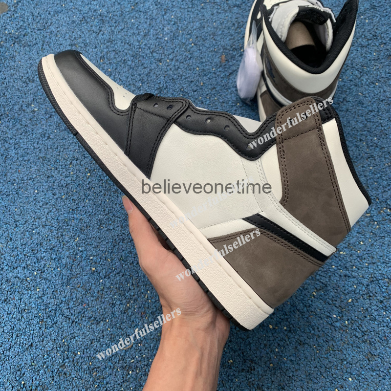Top Quality Jumpman I 1 High OG Dark Mocha 555088-105 University Blue Toe Bred Men Basketball Shoes Sneakers Size 7.5-13
Top Quality Jumpman I 1 High OG Dark Mocha 555088-105 University Blue Toe Bred Men Basketball Shoes Sneakers Size 7.5-13