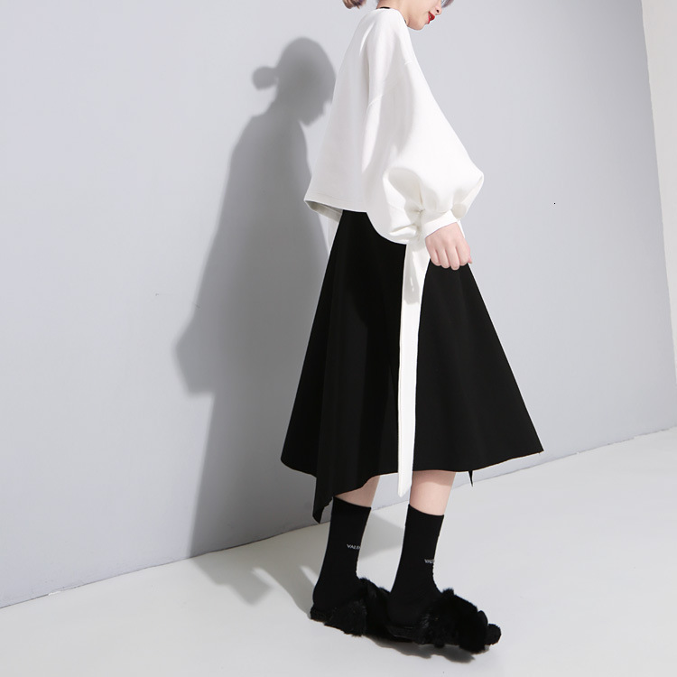 [DEAT] New Autumn Winter Round Neck Long Sleeve Solid Color Black Back Bandage Bow Loose Sweatshirt Women Fashion LJ201130
