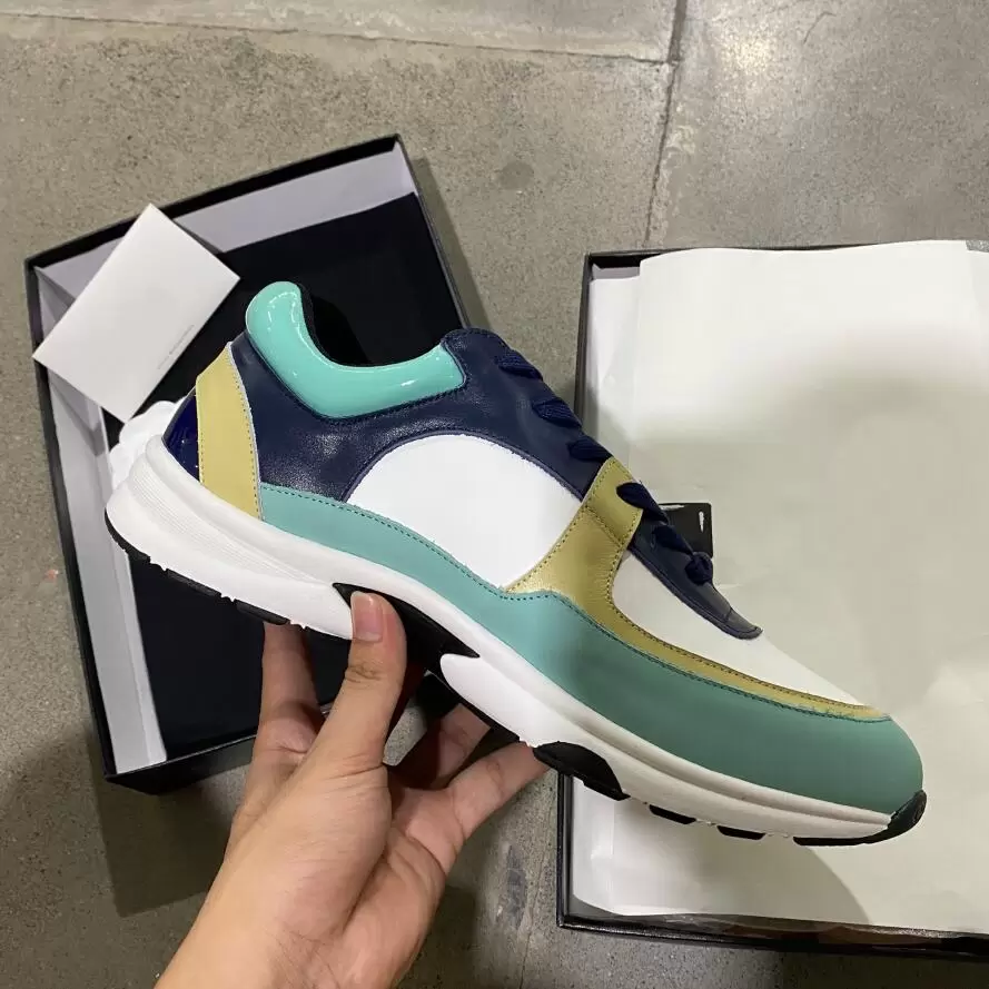 Designer luxury men women casual shoes fabric suede effect calfskin nylon Reflective sneakers velvet mixed fiber fashion top quality with box size 35-47, Color 1 
Designer luxury men women casual shoes fabric suede effect calfskin nylon Reflective sneakers velvet mixed fiber fashion top quality with box size 35-47, Color 1