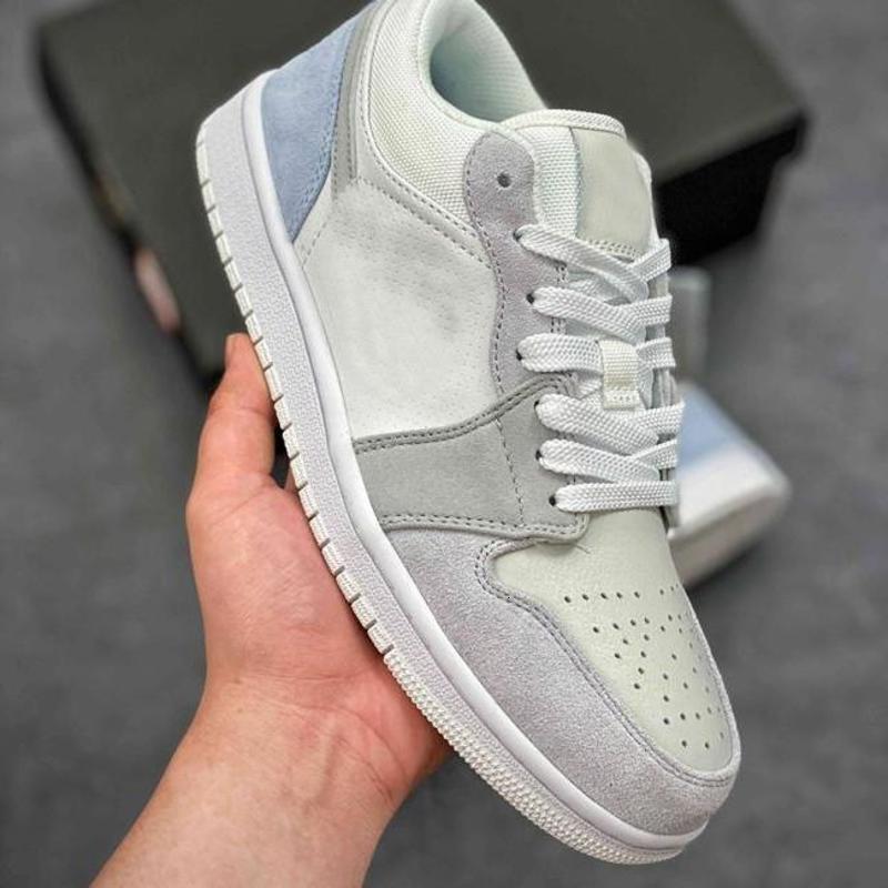 Jumpman 1 Low Paris WHITE SKY FOOTBALL GREY golf tennis designer Schoenen shoes, Bubble wrap packaging
Jumpman 1 Low Paris WHITE SKY FOOTBALL GREY golf tennis designer Schoenen shoes, Bubble wrap packaging