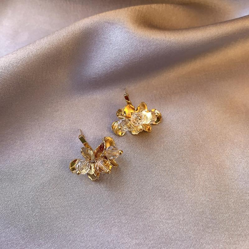 Stud Fashion S925 Silver Flower Gold Leaf Crystal Earrings
Stud Fashion S925 Silver Flower Gold Leaf Crystal Earrings