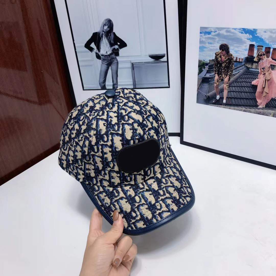 Designers baseball cap luxurys winter hat Men and women fashion leisure designer hats high quality Sports Travel sunshade caps autumn good match 3 colors nice, Box
Designers baseball cap luxurys winter hat Men and women fashion leisure designer hats high quality Sports Travel sunshade caps autumn good match 3 colors nice, Box