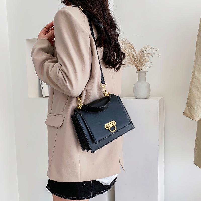 New Personality Ladies Shoulder Bag Trendy Solid Color High-quality Pu Leather Crossbody Bag Adjustable Shoulder Strap, Black
New Personality Ladies Shoulder Bag Trendy Solid Color High-quality Pu Leather Crossbody Bag Adjustable Shoulder Strap, Black