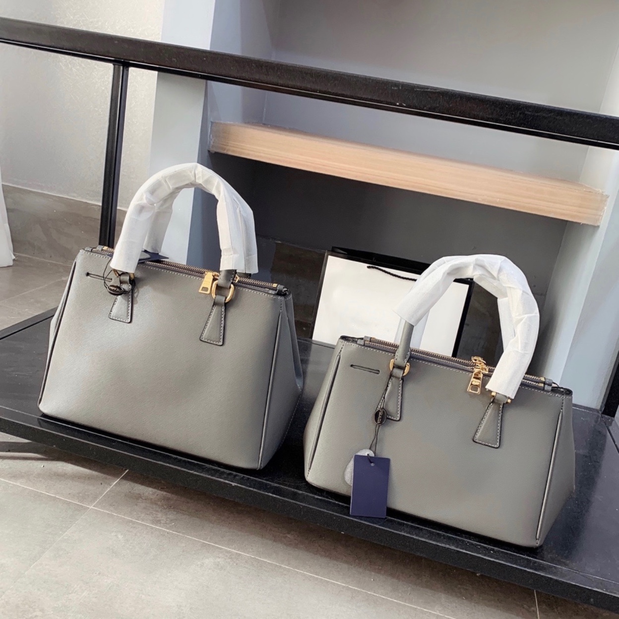 Luxury Classic accordion Tote bag Genuine Leather OL Messenger Bags High-capacity Business Women's Handbag with Lock Key
Luxury Classic accordion Tote bag Genuine Leather OL Messenger Bags High-capacity Business Women's Handbag with Lock Key