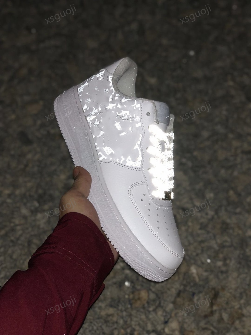 One AF1 Travis Scott 1 Sail Cactus Jack Enfants junior des jeunes hommes Chaussures de course Athletic Sneaker Trianers Femmes Sport Skateb, Black;red
One AF1 Travis Scott 1 Sail Cactus Jack Enfants junior des jeunes hommes Chaussures de course Athletic Sneaker Trianers Femmes Sport Skateb, Black;red
