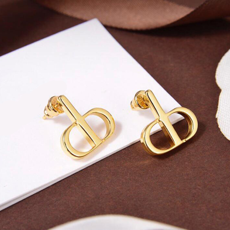 Luxury Designers Jewelry Fashion Womens Drop Dangle Ear Stud 18K Gold Plated Cubic Zirconia Letter Earrings Wedding Accessories With Original box
Luxury Designers Jewelry Fashion Womens Drop Dangle Ear Stud 18K Gold Plated Cubic Zirconia Letter Earrings Wedding Accessories With Original box