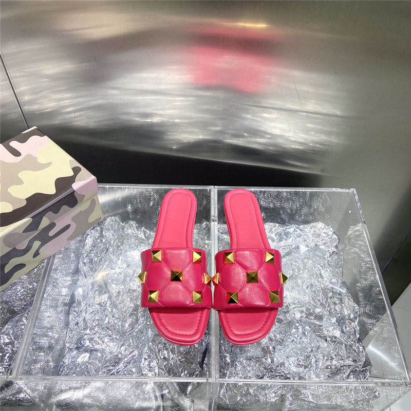 no box Early spring 2021 new 1.1 imported lamb belt lady Liuding wear resistant rubber slippers red brown versatile sandals 34-40, Black
no box Early spring 2021 new 1.1 imported lamb belt lady Liuding wear resistant rubber slippers red brown versatile sandals 34-40, Black