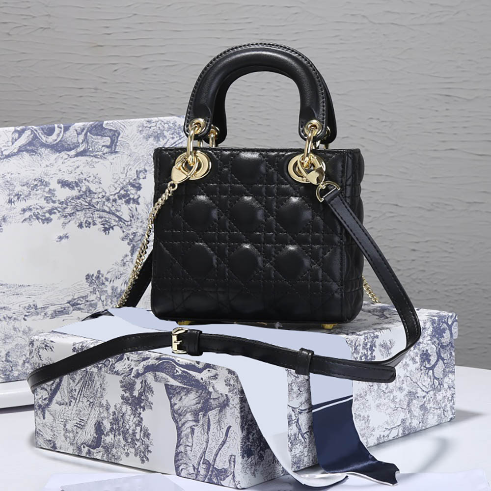 2021 fashion designer ladies Evening Bags sheepskin show temperament clamshell Handbag six colors optional high-end packbag crossboby bag wa
2021 fashion designer ladies Evening Bags sheepskin show temperament clamshell Handbag six colors optional high-end packbag crossboby bag wa