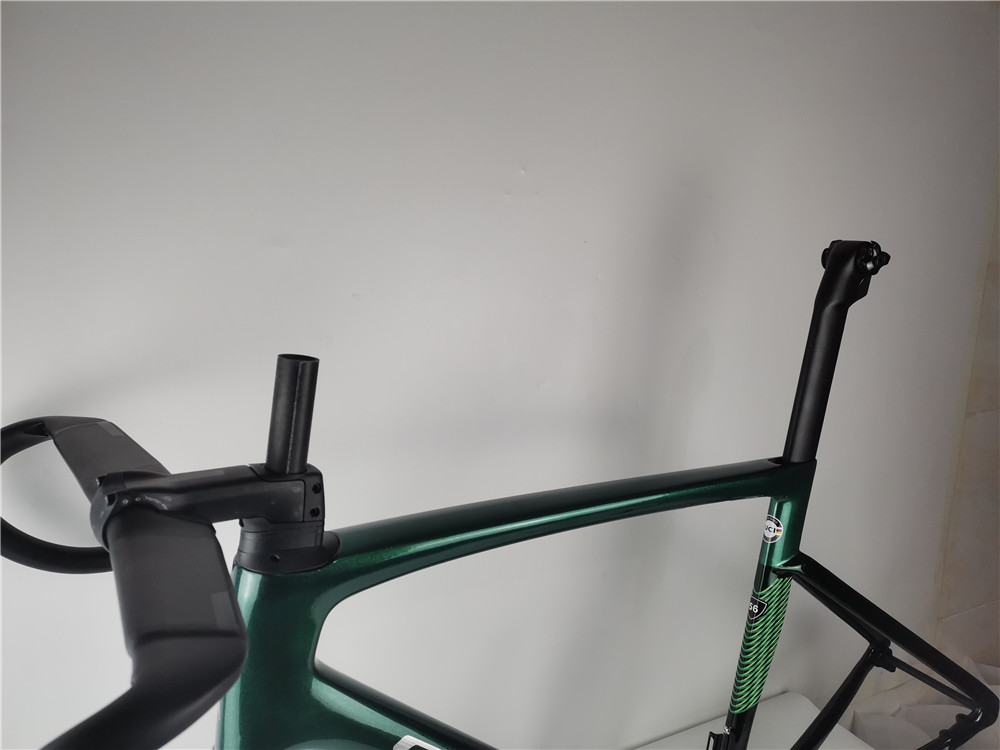 Frame Super ultralight carbon fiber bike SL7 frameset disc brake with threaded BSA bottom bracket 2021 latest Climbing mold, Custom colors
Frame Super ultralight carbon fiber bike SL7 frameset disc brake with threaded BSA bottom bracket 2021 latest Climbing mold, Custom colors