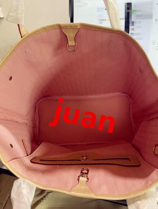 The cheapest leather bag in the whole network! women Genuine leather designer handbags tote twist handbag messenger Shopping bag shoulder Co
The cheapest leather bag in the whole network! women Genuine leather designer handbags tote twist handbag messenger Shopping bag shoulder Co