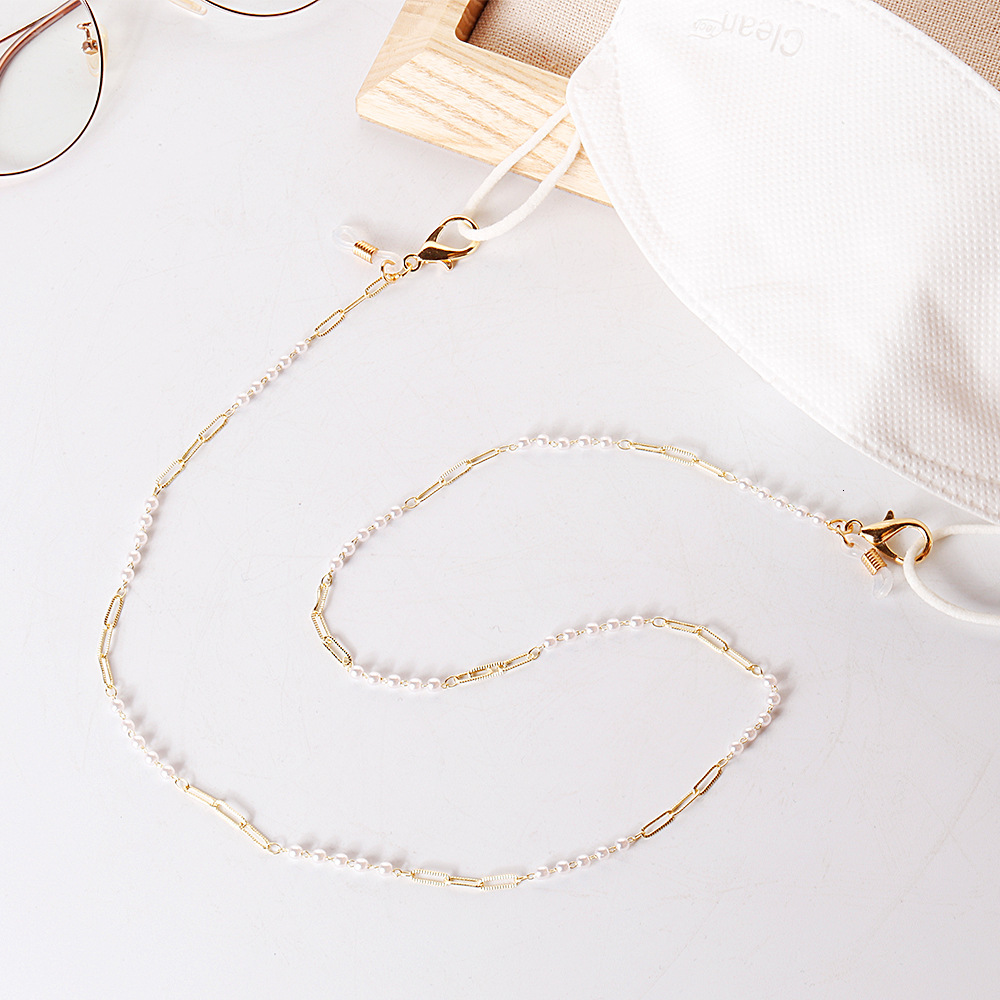 Dongdamen Pearl Mask chain necklace in South Korea
Dongdamen Pearl Mask chain necklace in South Korea