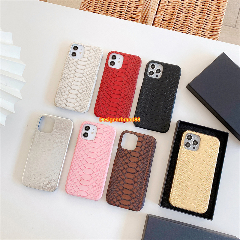Luxurys Designer Cell Phone Cases Crocodile Skin For Iphone 13/12 Pro Mini 11Pro 11 Xs Max Xr 8Plus 8 7 Plus Brand High End Luxury Designers Phone Case Protect Shell, Black gifts box
Luxurys Designer Cell Phone Cases Crocodile Skin For Iphone 13/12 Pro Mini 11Pro 11 Xs Max Xr 8Plus 8 7 Plus Brand High End Luxury Designers Phone Case Protect Shell, Black gifts box