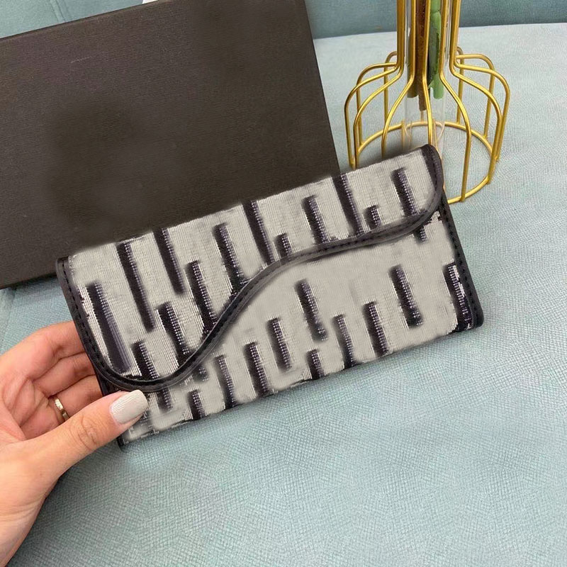 exquisite and elegant wallet sewing line shape all reflect the texture Simple stylish cool vintage canvas style, Vip shippping
exquisite and elegant wallet sewing line shape all reflect the texture Simple stylish cool vintage canvas style, Vip shippping