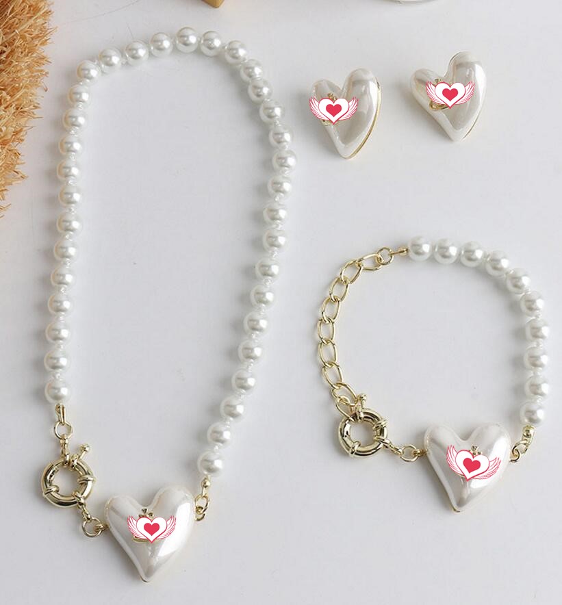 Niche satellite love pearl necklace female 2021 new net red star clavicle chain bracelet earrings free shipping
Niche satellite love pearl necklace female 2021 new net red star clavicle chain bracelet earrings free shipping