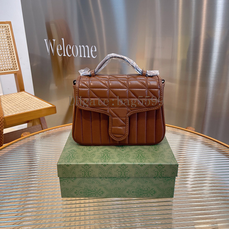 Fashion Women Shoulder Bag Luxury Quality Leather Bright Skin Ladies Silver Chain Messenger Cosmetic Handbag Girl Wavy Large Capacity Postman Bags, Box
Fashion Women Shoulder Bag Luxury Quality Leather Bright Skin Ladies Silver Chain Messenger Cosmetic Handbag Girl Wavy Large Capacity Postman Bags, Box