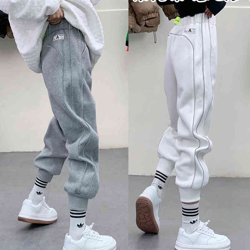 women's pants & capris european station spring new women's fashion luminous strips plus velvet feet pants all-match elastic waist, Black;white
women's pants & capris european station spring new women's fashion luminous strips plus velvet feet pants all-match elastic waist, Black;white