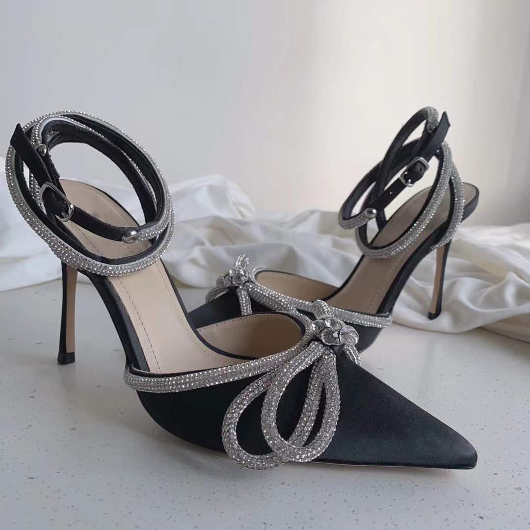 2022 Women Sandals Diamond Bow Tie Wedding High Heel Designer Sandal Velvet Pointed Stiletto Heels Lady Multicolor Dress Shoes size 35-42, Blackblack sequin
2022 Women Sandals Diamond Bow Tie Wedding High Heel Designer Sandal Velvet Pointed Stiletto Heels Lady Multicolor Dress Shoes size 35-42, Blackblack sequin