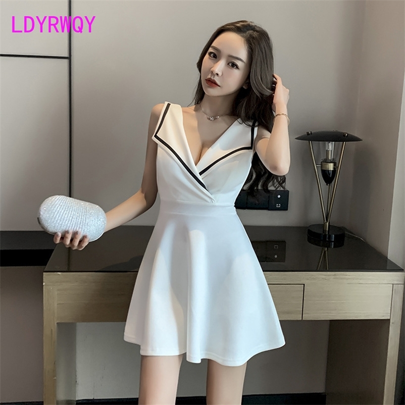 Temperamental low-chested flip-flop show thin waist women's night bar sexy backless dress girl 210603, White
Temperamental low-chested flip-flop show thin waist women's night bar sexy backless dress girl 210603, White