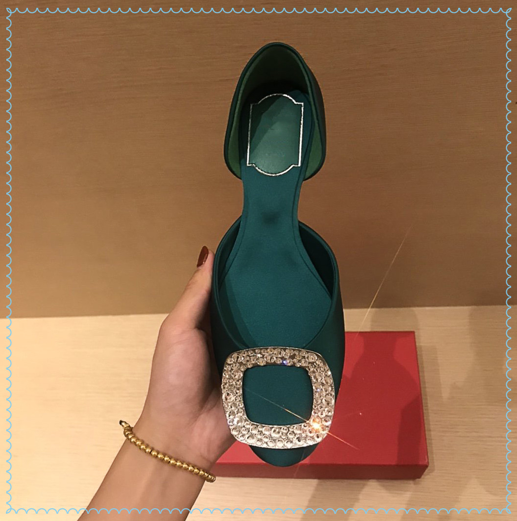 2021SS luxury women drill silk classic buckle flat shoes European Station Fashion Matching Spring and Fall Sales with box are size35-40, As picuter 5
2021SS luxury women drill silk classic buckle flat shoes European Station Fashion Matching Spring and Fall Sales with box are size35-40, As picuter 5