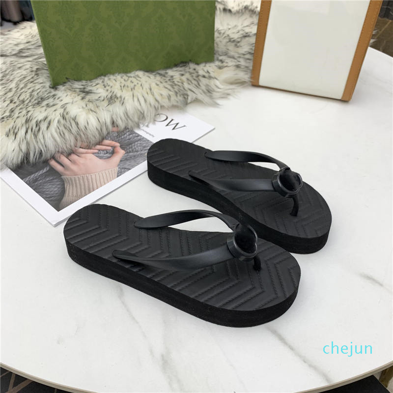 Designer- fashion trendy women slippers V-shaped flip flops bright colors comfortable and wear-resistant size 35-42, Pink
Designer- fashion trendy women slippers V-shaped flip flops bright colors comfortable and wear-resistant size 35-42, Pink