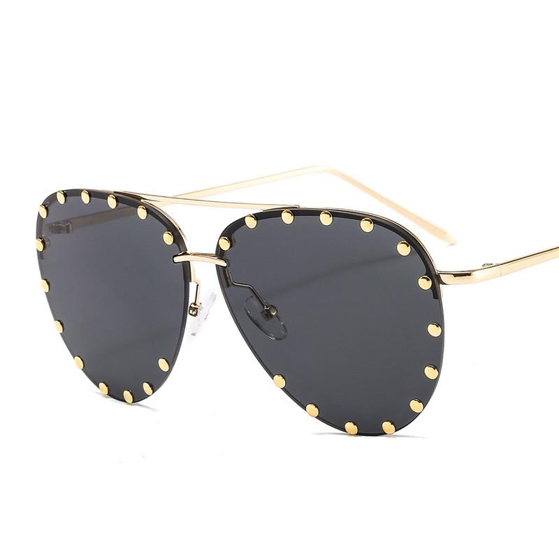 Sunglasses Fashion Oversized Women Men HD Pilot Frame Flat Top Sun Glasses Personality Rivet Decor UV400 Shades
Sunglasses Fashion Oversized Women Men HD Pilot Frame Flat Top Sun Glasses Personality Rivet Decor UV400 Shades