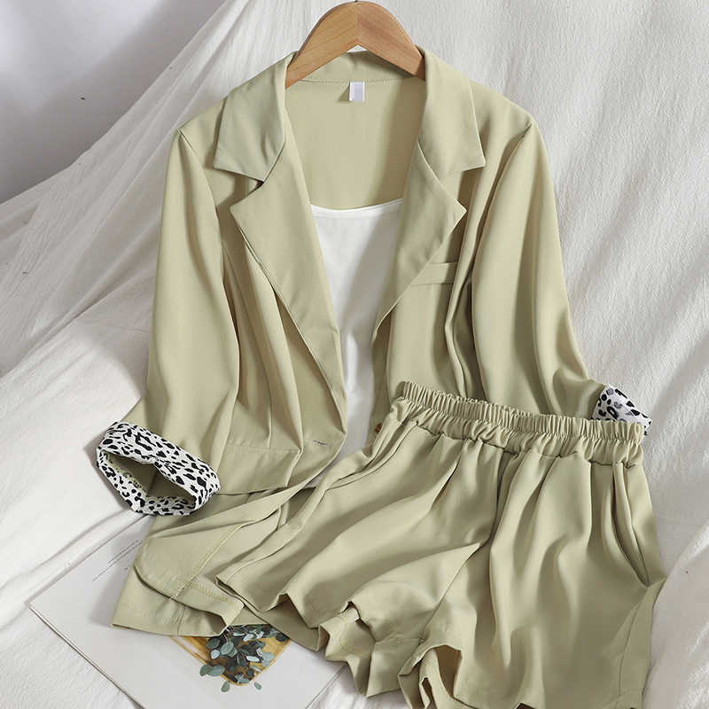 DEAT Summer Fashion Casual Leopard Print Roll Sleeve Cardigan Coat + Thin Wide Leg Shorts With Two-piece Set SK049 210709, Green
DEAT Summer Fashion Casual Leopard Print Roll Sleeve Cardigan Coat + Thin Wide Leg Shorts With Two-piece Set SK049 210709, Green