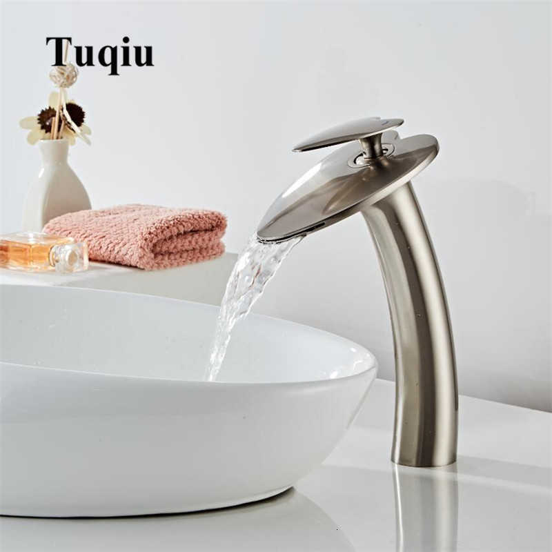 2021 New Nickel Waterfall Brass Brushed Gold Bathroom Basin Mixer Tap Hot and Cold Sink Faucet Niix
2021 New Nickel Waterfall Brass Brushed Gold Bathroom Basin Mixer Tap Hot and Cold Sink Faucet Niix