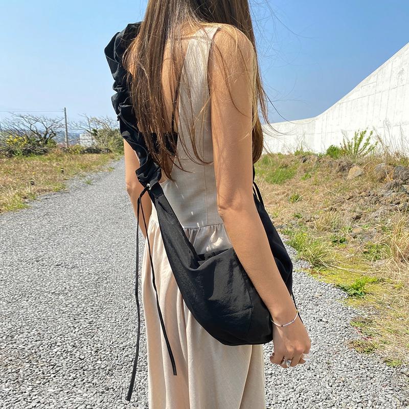 Japanese Style Niche Design Hobos Bag 2021 New Fashion Pastoral Pleated Adjustable Shoulder Strap Corssbody Bag A1YB, Beige 
Japanese Style Niche Design Hobos Bag 2021 New Fashion Pastoral Pleated Adjustable Shoulder Strap Corssbody Bag A1YB, Beige