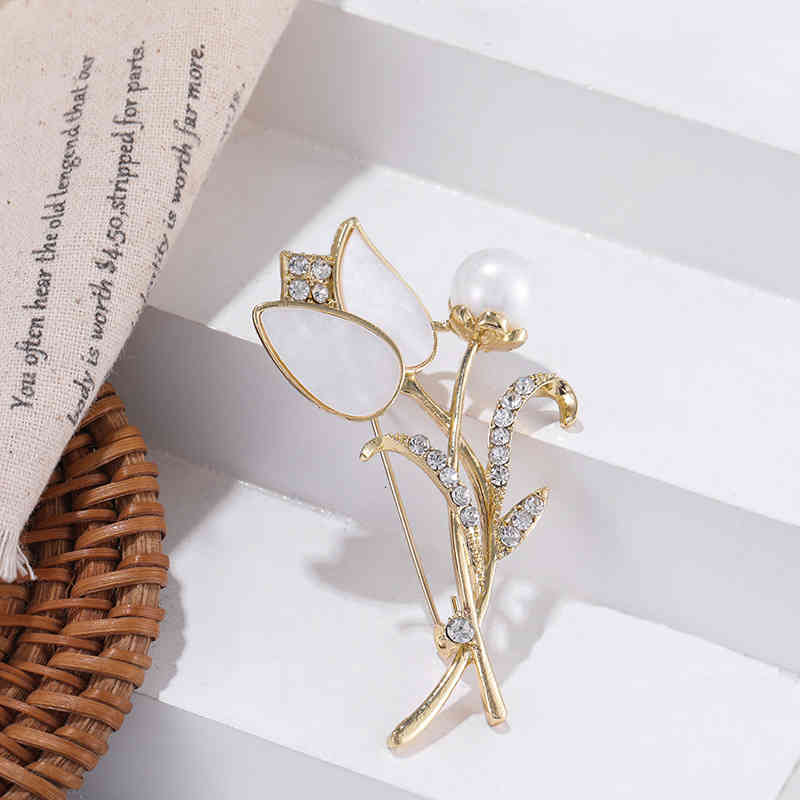 Brooch 2021 Japanese and Korean Flower Anti Light Button Pin As a Gift for Mother Teacher