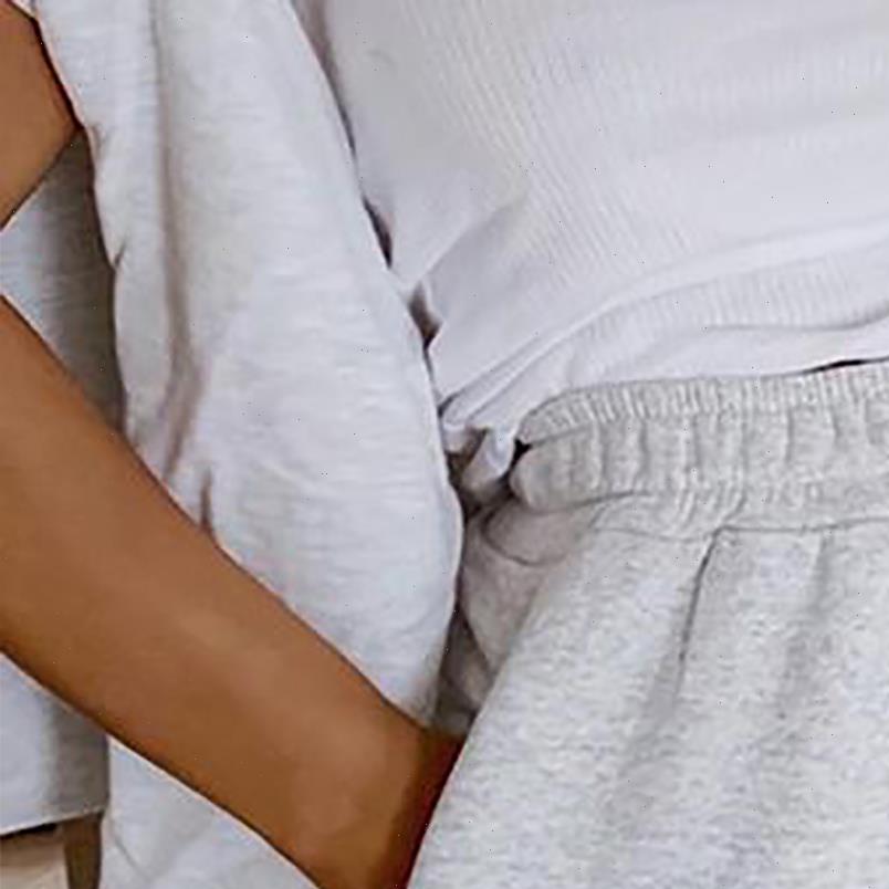 fashion solid color womens short high waist casual style sweatpants with slant pockets summer ladies loose, White;black
fashion solid color womens short high waist casual style sweatpants with slant pockets summer ladies loose, White;black