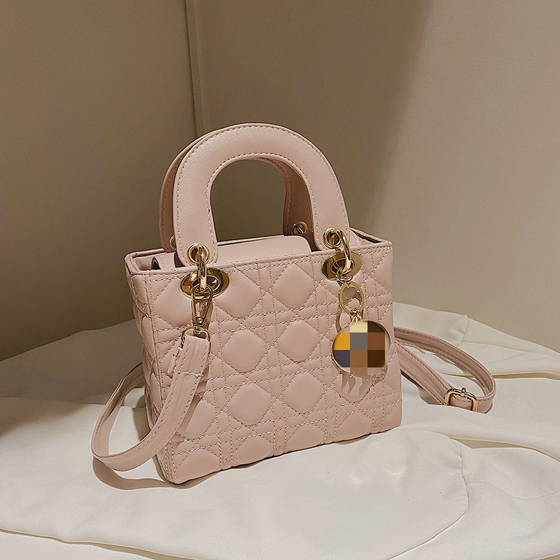 Bag live pu women's bag 2022 fashion composite microfiber leather all-match princess messenger handbag, White
Bag live pu women's bag 2022 fashion composite microfiber leather all-match princess messenger handbag, White