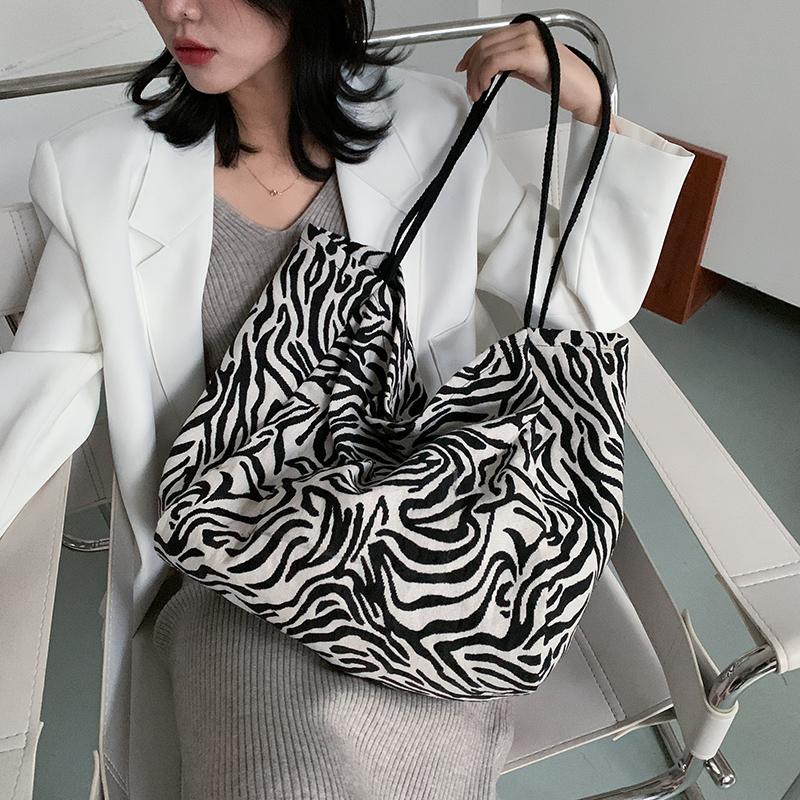 Zebra Pattern Design High Capacity Shoulder Bags for Women 2021 Canvas Spring Handbags and Purses Women's Classic Hand Bag, Black
Zebra Pattern Design High Capacity Shoulder Bags for Women 2021 Canvas Spring Handbags and Purses Women's Classic Hand Bag, Black