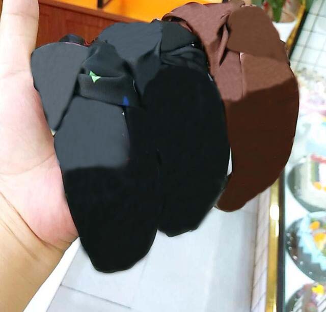 More Than 100styles Fashion Designer Headband Brand Letter print Wide Edge Knotted Turban Headbands Women Hair Hoop Headwear Accessories, Black;brown
More Than 100styles Fashion Designer Headband Brand Letter print Wide Edge Knotted Turban Headbands Women Hair Hoop Headwear Accessories, Black;brown
