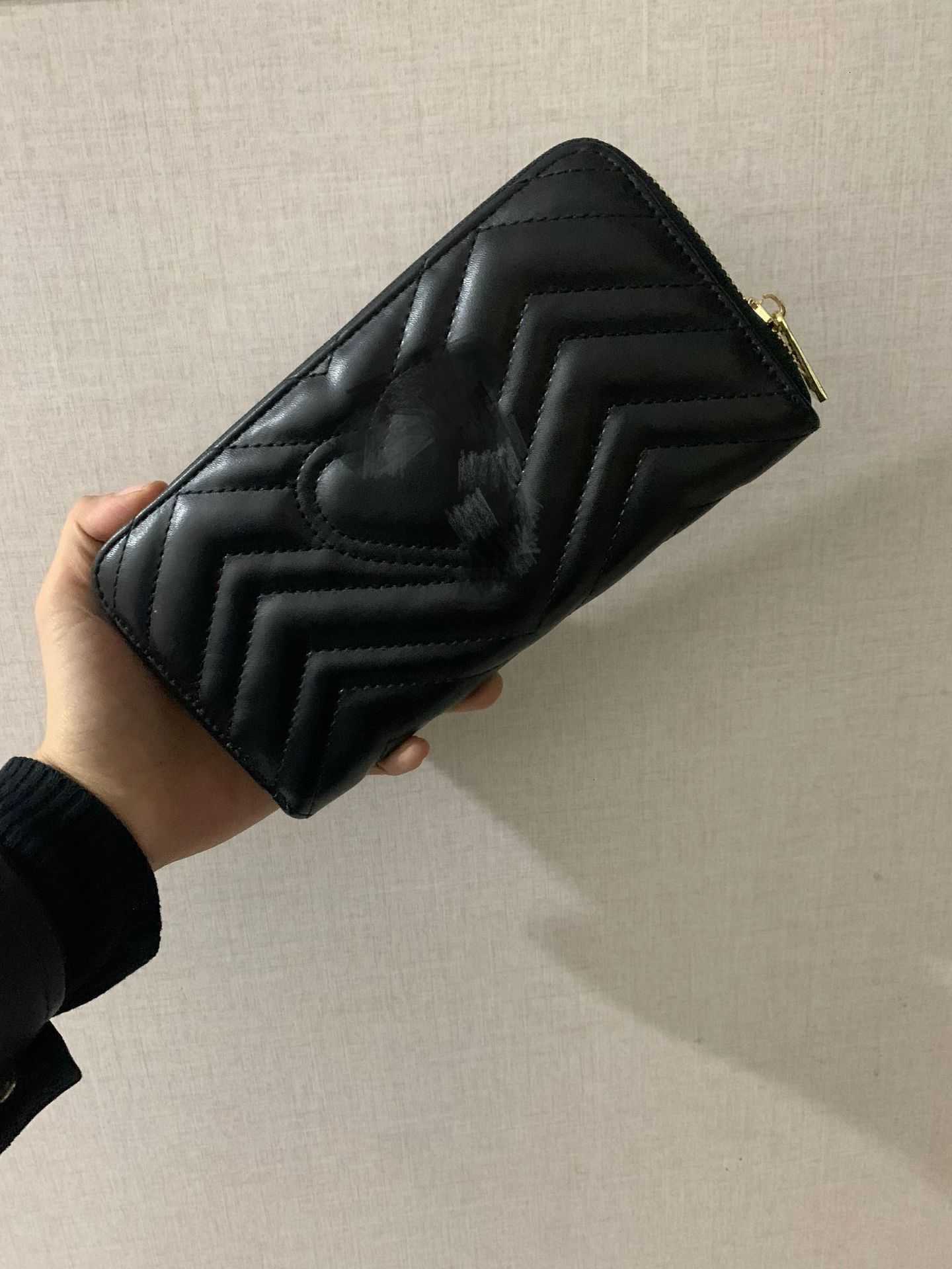 G purse 2021 new women's long thin zipper multi-functional large capacity simple handbag L35H
G purse 2021 new women's long thin zipper multi-functional large capacity simple handbag L35H