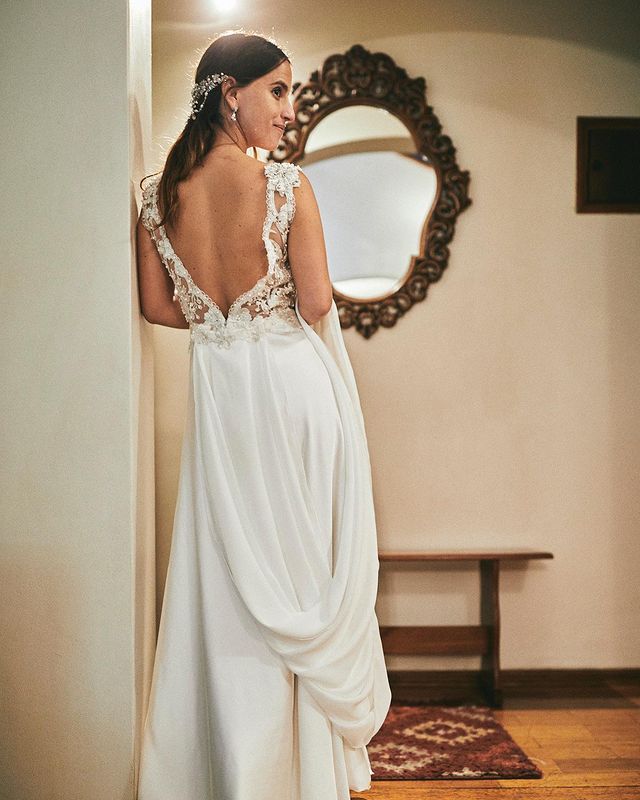 New Summer Bohemian A Line Wedding Dresses V Neck Pearls Beading Lace Appliques Country Bridal Gowns Sexy Backless Wedding Robe