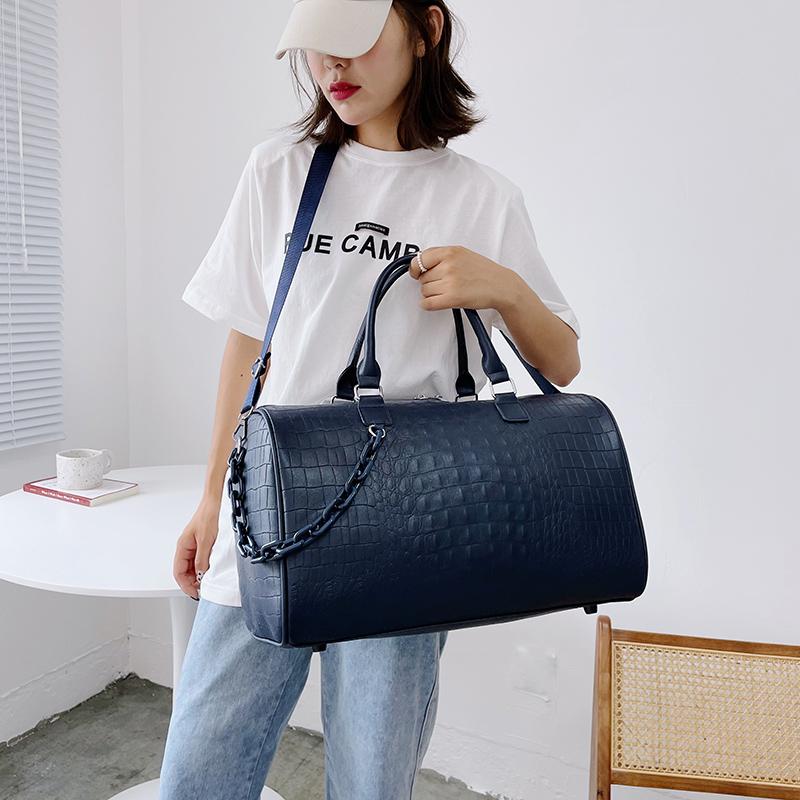 Duffel Bags Women Chain Travel Large Capacity Alligator PU Duffle Luxury Designer Fitness Waterproof Handbag Sports Shoulder Bag
