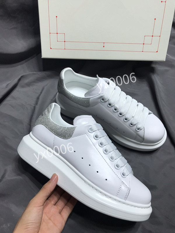 2021 Designer luxury men women casual shoes fabric suede effect calfskin nylon Reflective sneakers velvet mixed fiber fashion top qualit gp191120, Choose the color
2021 Designer luxury men women casual shoes fabric suede effect calfskin nylon Reflective sneakers velvet mixed fiber fashion top qualit gp191120, Choose the color