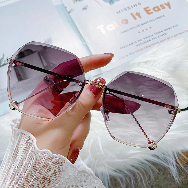 rimless sunglasses fashion women brand designer irregular sun glasses trendy trimming lens eyeglasses ladies shades uv400 goggle, White;black
rimless sunglasses fashion women brand designer irregular sun glasses trendy trimming lens eyeglasses ladies shades uv400 goggle, White;black