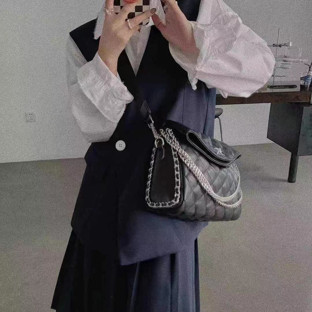 luxurys designers cowhide CC Channel Women Bags handbag fashion messenger shoulder crossbody wallet tote designer bag high quality handbags 31x21cm LWM, Customized
luxurys designers cowhide CC Channel Women Bags handbag fashion messenger shoulder crossbody wallet tote designer bag high quality handbags 31x21cm LWM, Customized