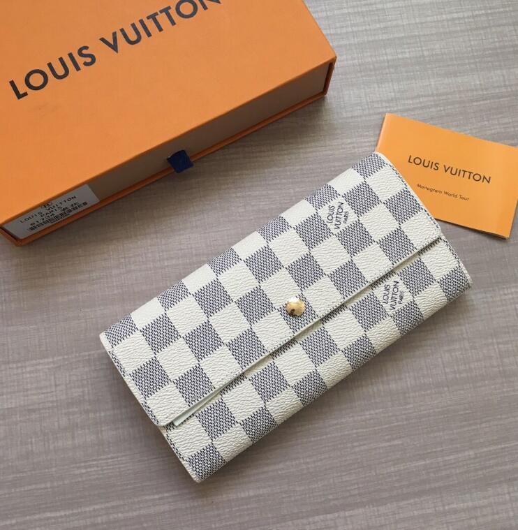 Spring and Autumn Women's New Wallet Checkerboard Designer Retro Clutch Couple Envelope Bag
Spring and Autumn Women's New Wallet Checkerboard Designer Retro Clutch Couple Envelope Bag